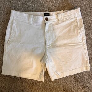 Men’s White Shorts 7”/32 Waist